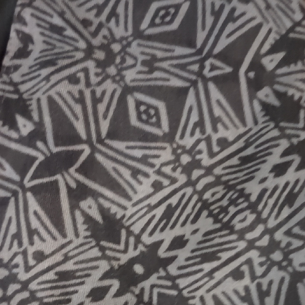 Patterned Athleta Crops - image 5